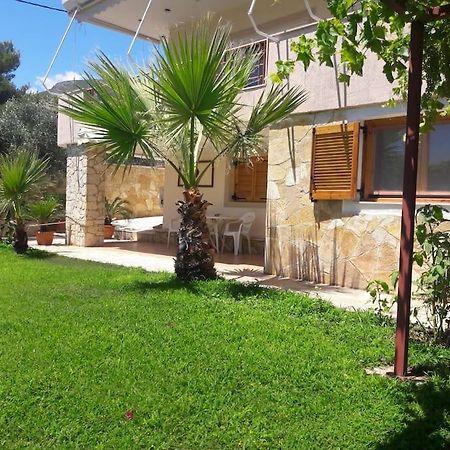 Porto Vito Appartement Aigosthena Buitenkant foto